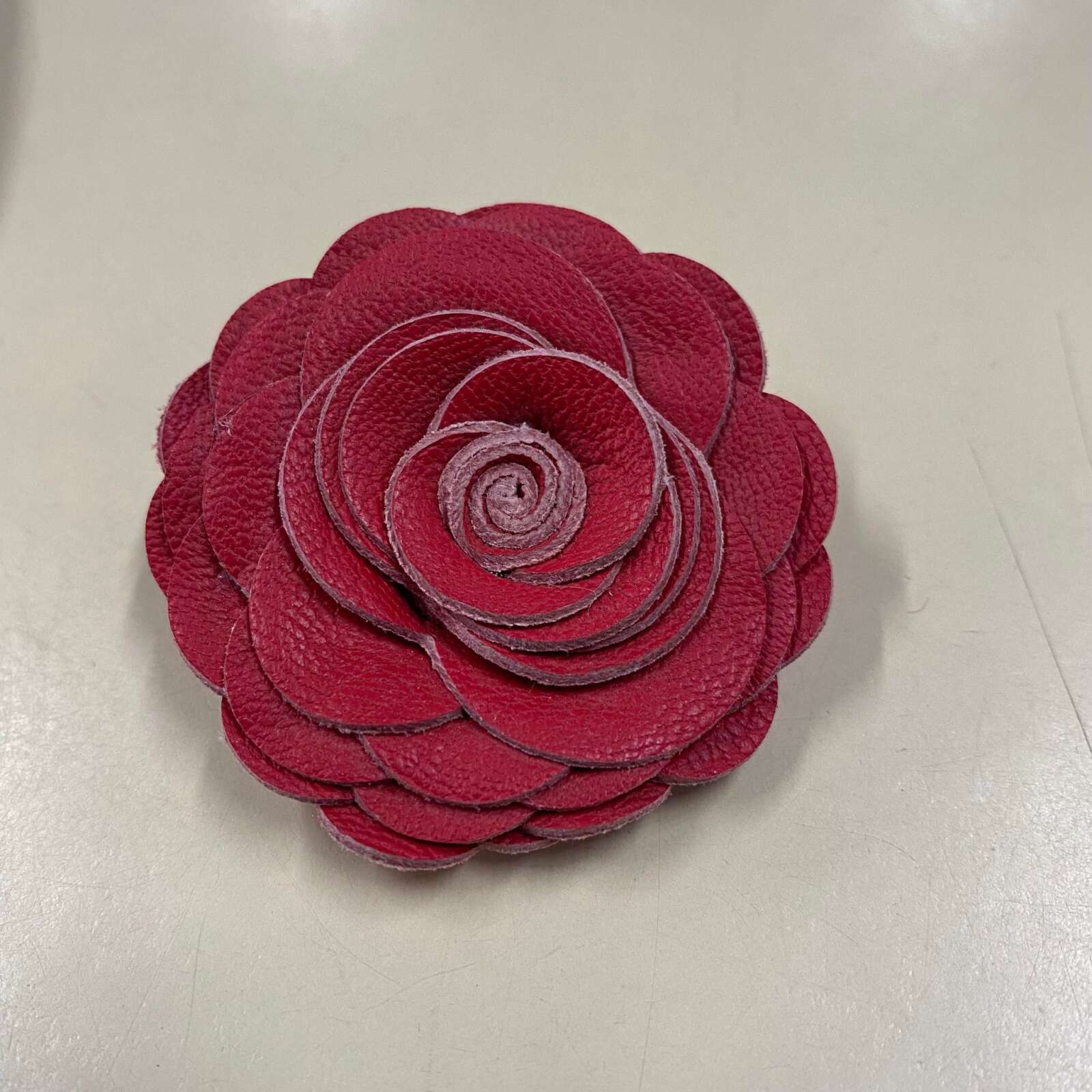 La Lapel – Leather Rose Lapel Pin RED