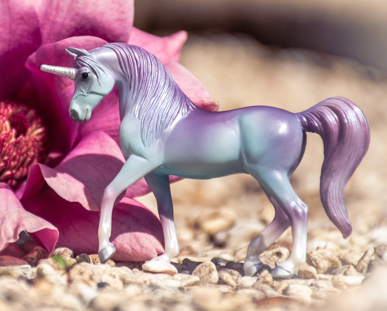 Breyer Stablemates Unicorn Treasures – Opal